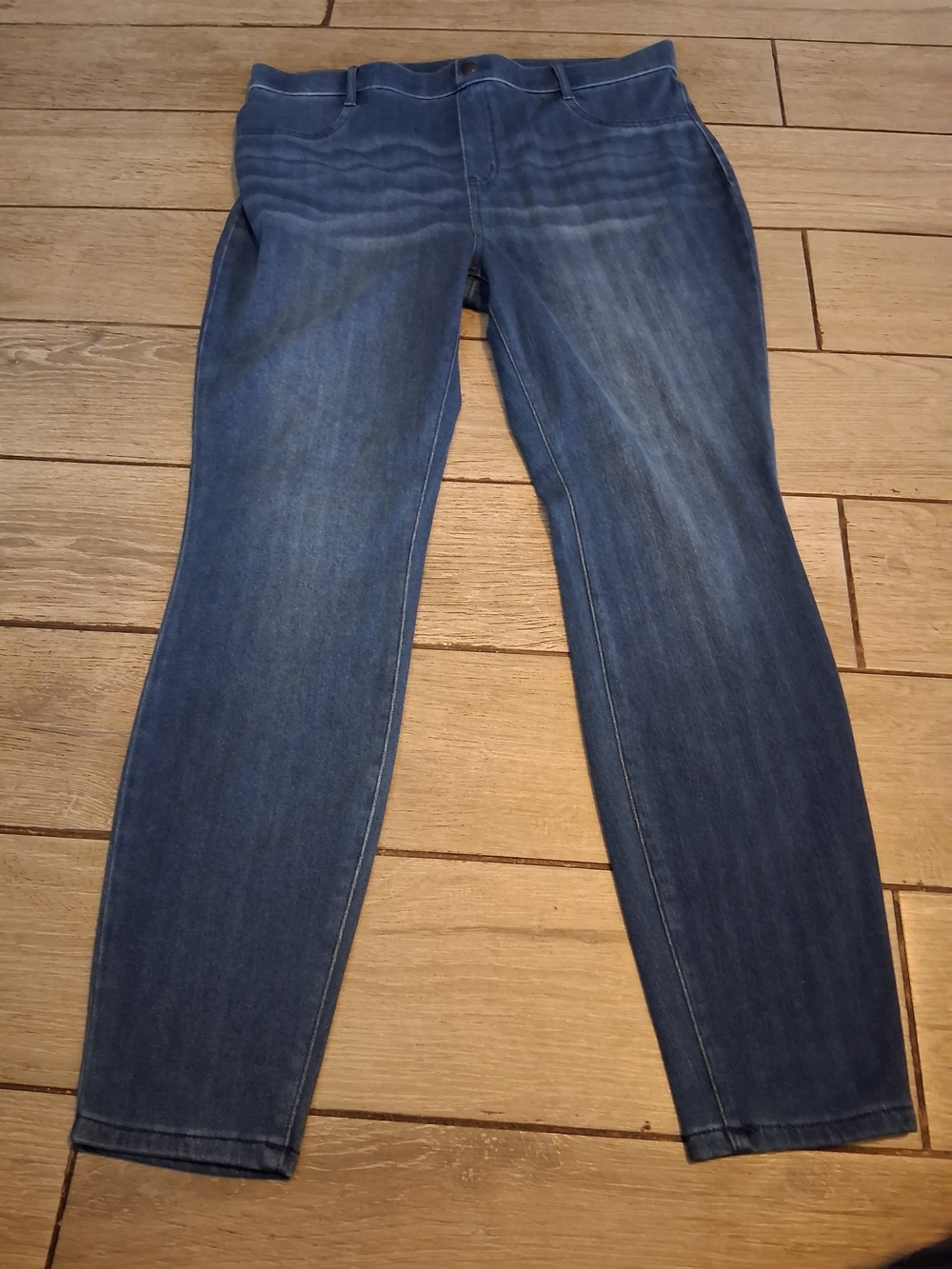 Time and Tru Skinny Jeggings in Dark Blue Wash
